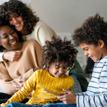 famille-enfant-appartement