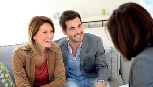 couple-rendez-vous-conseiller-immobilier